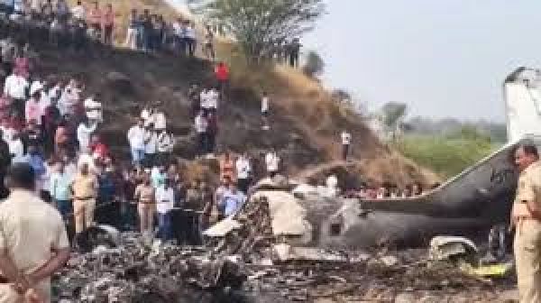 अजित पवार की मौत पर प्रियंका गांधी और मल्लिकार्जुन खड़गे क्या बोले