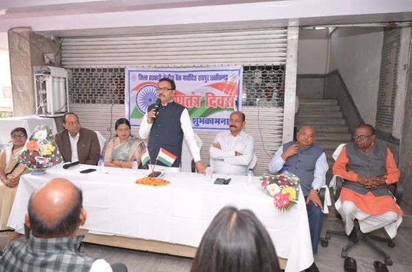 गणतंत्र दिवस पर किसानों  के हित काम करने संकल्प 