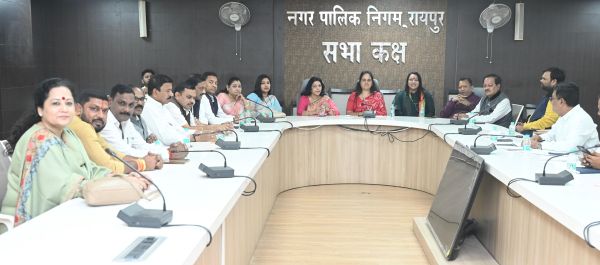  गर्मी के पूर्व पेयजल संकट की समस्या से निपटने मेयर ने तत्काल तैयारी प्रारम्भ करने कहा