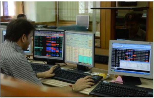 एफएंडओ में तेजी से बढ़ रही सट्टेबाजी को कम करने के लिए एसटीटी में की बढ़ोतरी: केंद्र