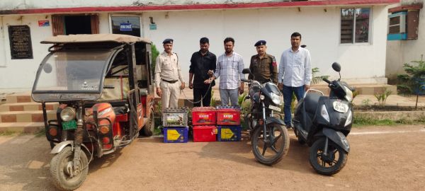 ई-रिक्शा बैटरी चोर गिरोह के 5 गिरफ्तार, इनमें दो खरीदार भी