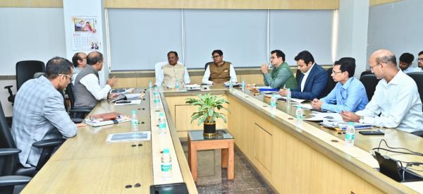 रेल कारीडोर के लिए राज्य ने दिए 84 करोड़, सीएम ने खनिज विकास निधि समिति की बैठक ली 