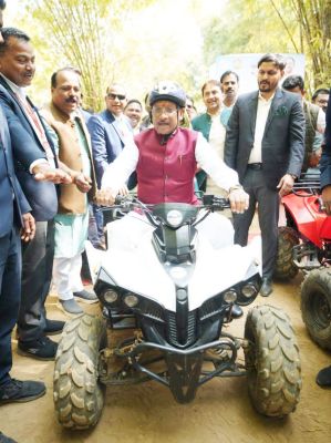 मयाली नेचर कैंप में सीएम ने लिया एडवेंचर स्पोर्ट्स का आनंद