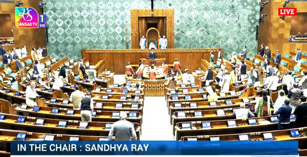 प्रधानमंत्री के जवाब के बिना लोकसभा में धन्यवाद प्रस्ताव पारित, कार्यवाही दिनभर के लिए स्थगित