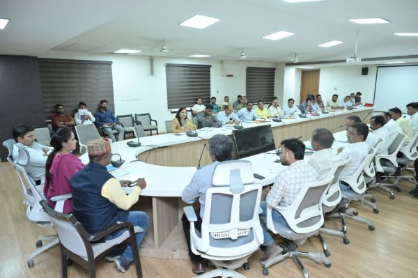 गर्मी में नागरिकों को  जलापूर्ति  सभी जोन कमिश्नरो की जवाबदारी है