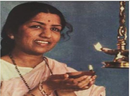 7 दशकों तक हिंदी सिनेमा को आवाज देने वालीं लता मंगेशकर ने बनाई थी बड़ी अंतरराष्ट्रीय पहचान, मिले कई पुरस्कार 
