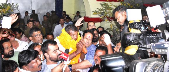 ‘छत्तीसगढ़’ का  संपादकीय : जमानत पर प्रदेश के बाहर रहने की शर्त क्या विधायक को सदन से रोक सकती है?