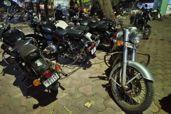 मॉडीफाई साइलेंसर वाले 160 से अधिक बुलेट पर कार्यवाही