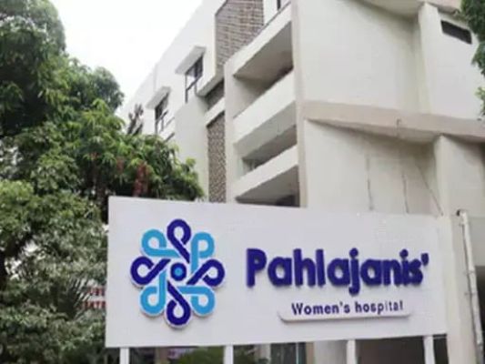 पहलाजानी हॉस्पिटल के खिलाफ FIR दर्ज, बच्चा बदलने के आरोप पर सुप्रीम कोर्ट ने दिए निर्देश 