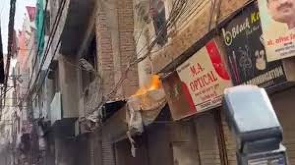 वाराणसी की दालमंडी में मकानों को तोड़े जाने पर प्रशासन ने क्या कहा