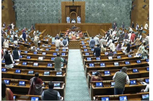 कार्यवाही शुरू होने के एक मिनट के भीतर ही विपक्ष के हंगामे के बीच लोकसभा स्थगित