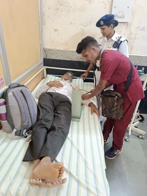 रेलवे स्टेशन पर तत्परता ने बचाई बुजुर्ग यात्री की जान