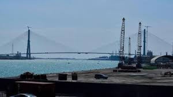 ट्रंप ने कनाडा और अमेरिका को जोड़ने वाले पुल का उद्घाटन रोकने की धमकी क्यों दी