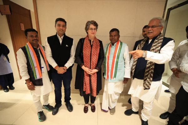 खरगे, और प्रियंका से मिले लखमा