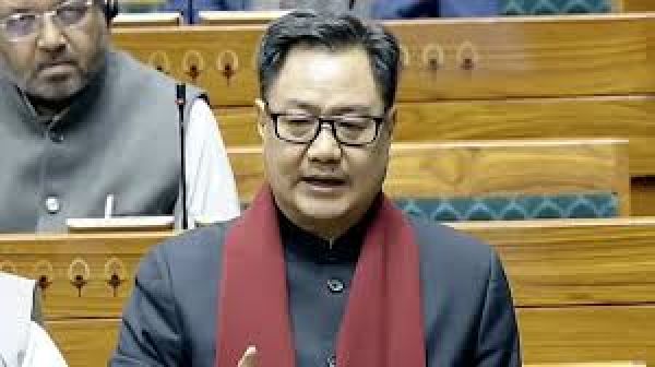 केंद्रीय मंत्री किरेन रिजिजू का दावा- कांग्रेस सांसदों ने स्पीकर से गाली गलौज की