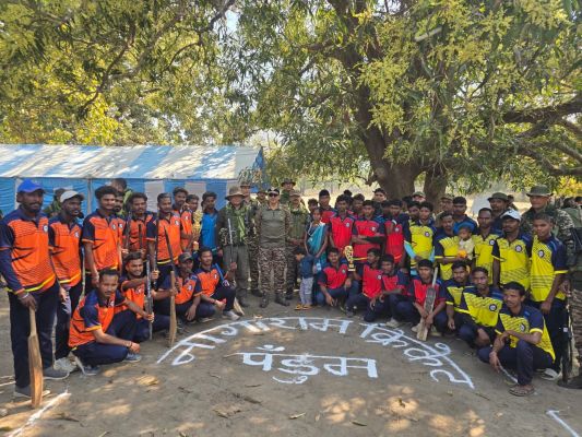 जहाँ कभी  शाम होते ही सन्नाटा पसर जाता था, आज क्रिकेट के बल्ले की ठक-ठक और युवाओं की तालियों की गूंज