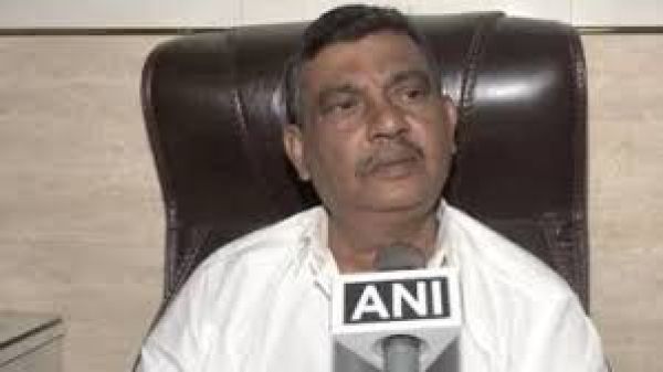 अजित पवार विमान हादसा: अब फ़्लाइट अटेंडेंट पिंकी के पिता ने जताई आशंका