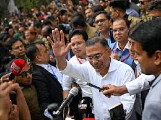 बांग्लादेश के चुनावी नतीजों पर वहाँ के मीडिया में क्या कहा जा रहा है?