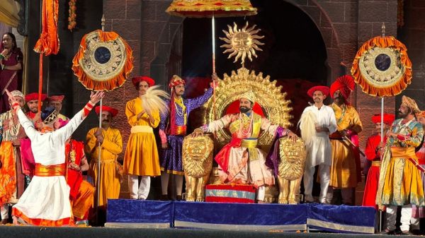 बिलासपुर में तीन दिन तक सजी ‘जनता राजा’ की रंगमंचीय प्रस्तुति