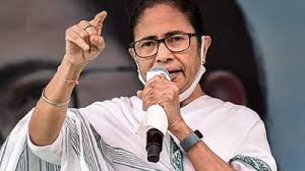 ममता ने निर्वाचन आयोग को 'तुगलकी आयोग' बताया, मतदाता सूचियों में हेरफेर का आरोप लगाया