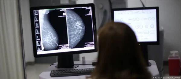 भारत में एक आम मरीज को कितना महंगा पड़ता है कैंसर का इलाज