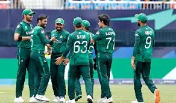 टी-20 वर्ल्ड कपः नामीबिया के ख़िलाफ़ आज पाकिस्तान क्यों 'करो या मरो' की स्थिति में