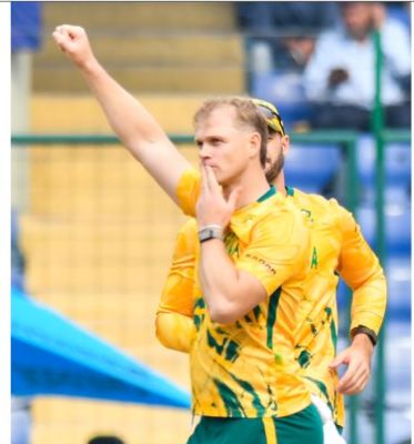 टी20 विश्व कप: कॉर्बिन बॉश की घातक गेंदबाजी, दक्षिण अफ्रीका ने यूएई को 122 रन पर रोका 