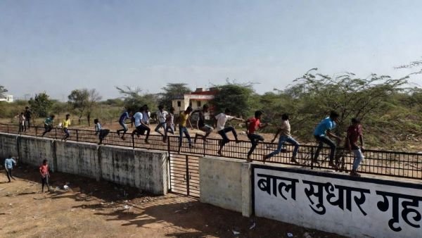 ‘छत्तीसगढ़’ का  संपादकीय : बाल सुधारगृहों से बच्चे तो भाग जाते हैं, अपने पीछे कई सवाल छोड़ भी जाते हैं