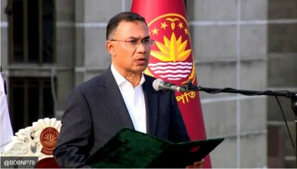 बांग्लादेश : पीएम मोदी की गर्मजोशी तारिक रहमान के लिए चुनौती क्यों?