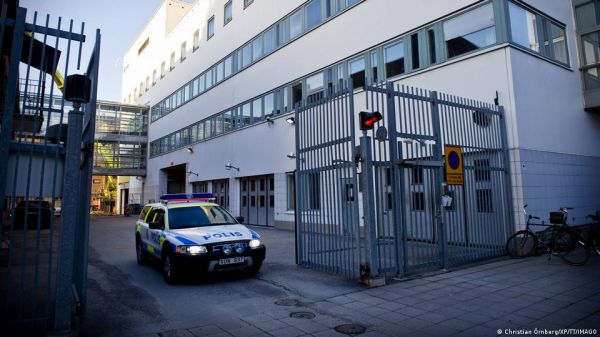 स्वीडन ने किशोरों के लिए जेल के नए नियम बनाए