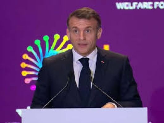 फ़्रांस के राष्ट्रपति ने बच्चों के लिए सोशल मीडिया को बैन करने के सवाल पर पीएम मोदी से क्या कहा?