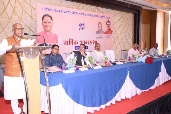 शासकीय विभाग बुनकर संघ को नहीं दे रहे आर्डर मुंबई, कोलकाता, दिल्ली बेंगलुरु में भी ‘बिलासा’ शोरूम