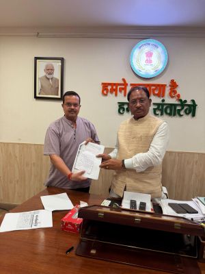 महाकोशल कला वीथिका के पीछे धर्मशाला में हुए कब्जे को हटाने सीएम को ज्ञापन 