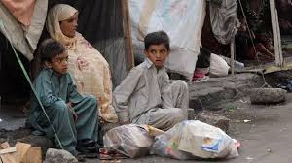 पाकिस्तान में 28.9 फ़ीसदी हुई ग़रीबी दर, पूर्व वित्त मंत्री बोले- असल में बहुत ज़्यादा