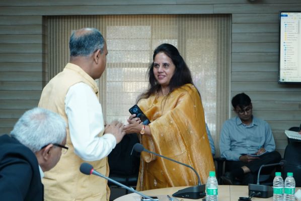 मेयर ने निगम को बिजली 5.10 पैसे यूनिट दर पर देने की मांग की आयोग से 