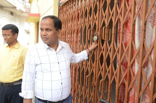 सरोना के स्वास्थ्य केंद्र-आंगनबाड़ी केन्द्र में ताला !