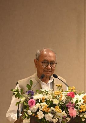 नक्सली हिंसा का प्रतीक, कांग्रेस ने कभी समर्थन नहीं किया‌ - दिग्गी