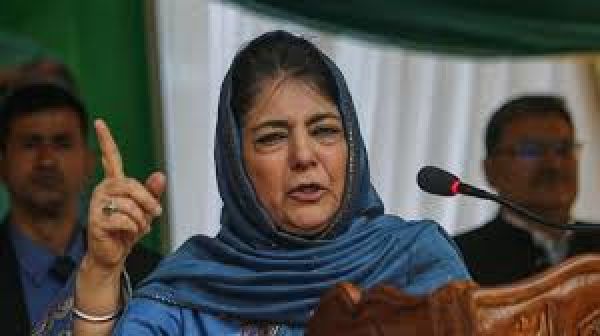 मोदी-नेतन्याहू मुलाक़ात पर बोलीं महबूबा मुफ़्ती, ‘पीएम ने अपराधी को गले लगाया है’