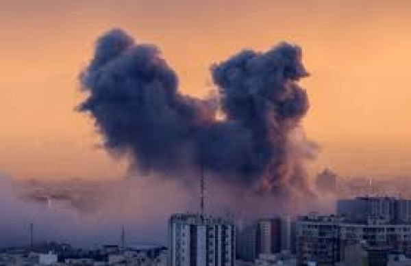 इसराइल का दावा- 'हिज़्बुल्लाह के क़रीब 60 ठिकानों को निशाना बनाया'