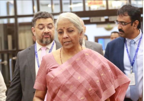 28 करोड़ से अधिक जनधन खाते महिलाओं के पास, नए भारत में बढ़ रही भागीदारी : निर्मला सीतारमण