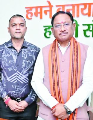 राजीव मुंदड़ा ने सीएम साय को होली बधाई दे आशीर्वाद लिया