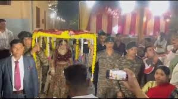 शहीद हवलदार की बेटी की शादी में साथियों ने निभाई पिता की जिम्मेदारी, 14 सैनिकों ने किया कन्यादान