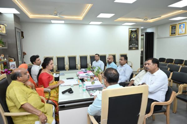 पंडरी कपड़ा बाजार की 19 दुकानों की सील खोलने  बनी सहमति