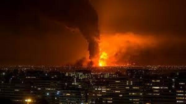 तेहरान समेत कई जगहों पर शुक्रवार सुबह पांच बजे तक हुए कई हमले