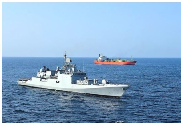स्ट्रेट ऑफ होर्मुज से भारतीय फ्लैग शिप के आने का सिलसिला जारी, नेवी के वॉरशिप कर रहे हैं एस्कॉर्ट