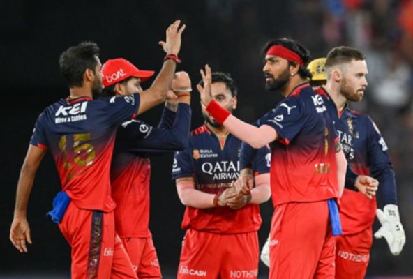 आईपीएल 2026: वसीम जाफर ने चुनी आरसीबी की प्लेइंग इलेवन, विस्फोटक सलामी बल्लेबाज को किया बाहर 