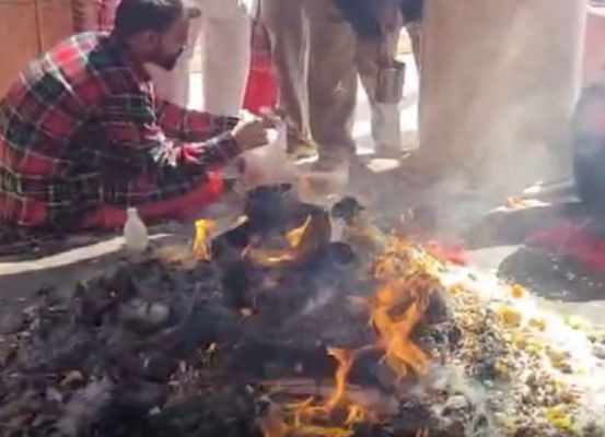नवरात्र के चौथे दिन वैष्णो देवी और नैना देवी मंदिर में आस्था का जनसैलाब, सुरक्षा चाक-चौबंद 