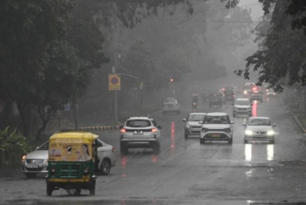 एनसीआर में एक बार फिर बदलेगा मौसम, 26 मार्च को गरज के साथ बारिश का अलर्ट 