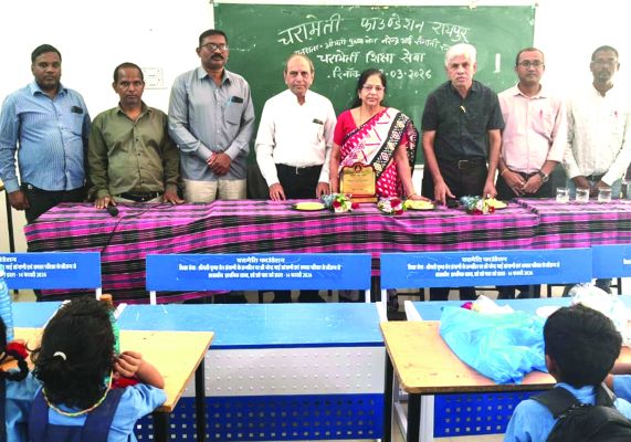 चरामेति फाउंडेशन ने शाप्राशा को किए 5 डेस्क बेंच सेट भेंट