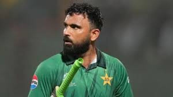 पाकिस्तानी क्रिकेटर पर लगे बॉल टेंपरिंग के आरोप, अंपायरों ने लगाई पेनल्टी